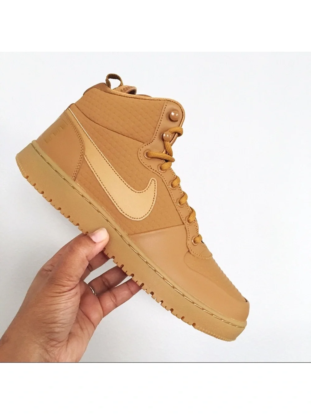 Nike Court Borough Mid Winter Wheat Sneakers